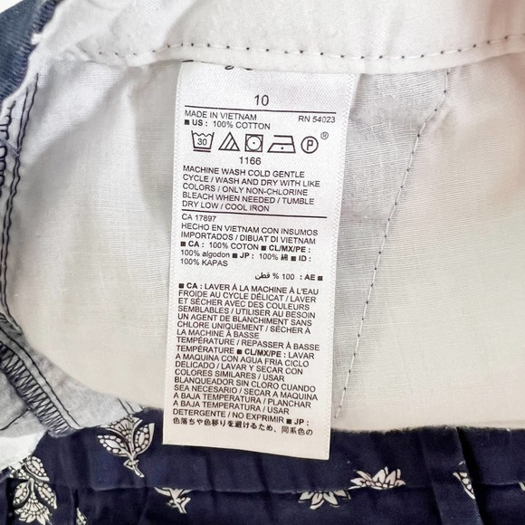 Old Navy Everyday Navy Blue Printed 100% Cotton Casual Shorts Women's Size 10 - Picture 5 of 7